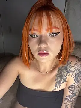 Snapshot of Alysson_LS chatting on 11-26-25, 02:12 Alysson LS online show from 11-26-25, 02:12