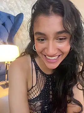 ValentiinaCruz online show from 12-15-25, 10:47