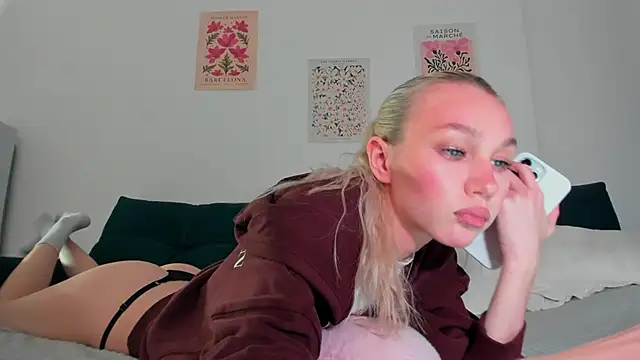 cuteleraay online show from 10-09-25, 08:29