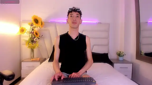 Ashton Myers online show from 09-19-25, 07:58