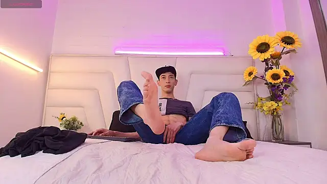 Ashton Myers online show from 10-04-25, 08:40