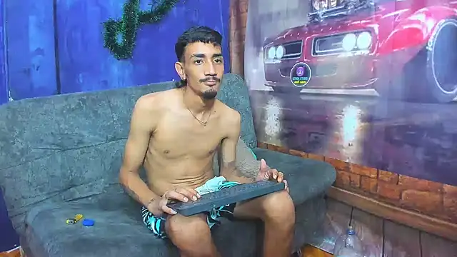 Snapshot of Sexvergon_26 chatting on 02-19-26, 12:01 Sexvergon 26 online show from 02-19-26, 12:01