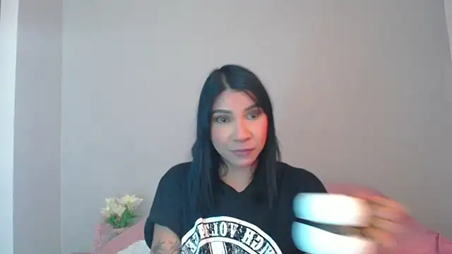 Laura-angeel online show from 09-08-25, 07:46