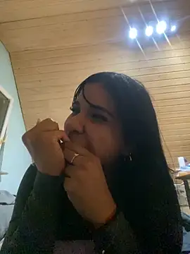 Laura-angeel online show from 10-04-25, 08:51