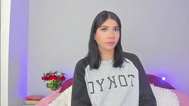 Laura-angeel online show from 10-22-25, 06:18