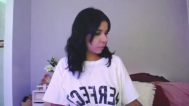 Laura-angeel online show from 11-18-25, 10:36