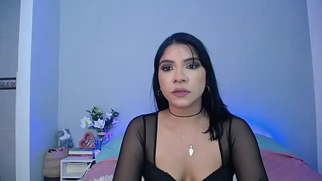 Laura-angeel online show from 11-22-25, 07:24