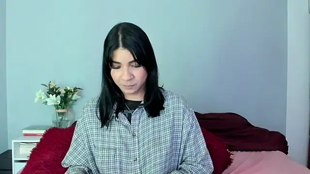 Laura-angeel online show from 11-27-25, 07:38