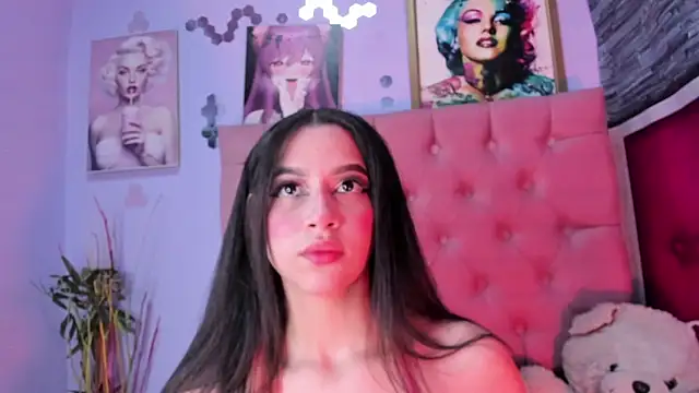 Snapshot of Megan_Luxe chatting on 01-06-26, 04:16 Megan Luxe online show from 01-06-26, 04:16