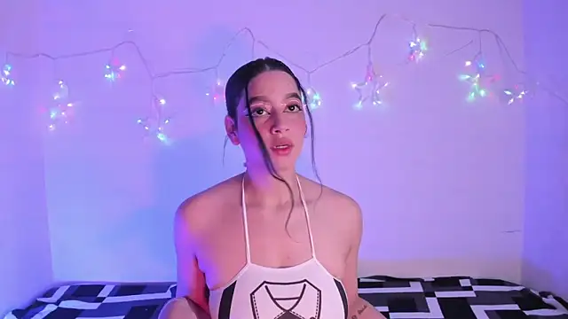 Snapshot of Megan_Luxe chatting on 02-15-26, 05:15 Megan Luxe online show from 02-15-26, 05:15