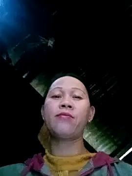 Snapshot of MaiHoa69 chatting on 11-11-25, 01:49 MaiHoa69 online show from 11-11-25, 01:49