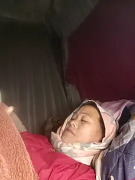 Snapshot of MaiHoa69 chatting on 12-17-25, 12:22 MaiHoa69 online show from 12-17-25, 12:22