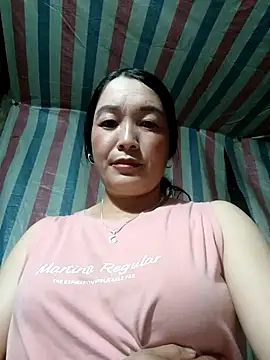 Snapshot of Bliss_rose chatting on 09-13-25, 01:11 Bliss rose online show from 09-13-25, 01:11