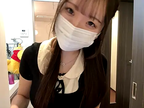 Snapshot of nano-da-u chatting on 10-25-25, 05:51 nano-da-u online show from 10-25-25, 05:51