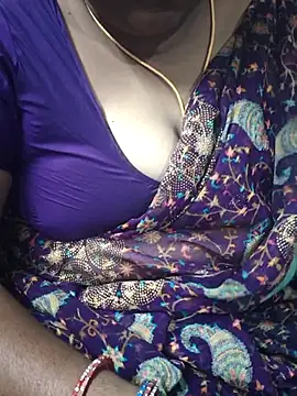 Snapshot of TAMIL_ELAKKIYA chatting on 09-29-25, 05:18 TAMIL ELAKKIYA online show from 09-29-25, 05:18