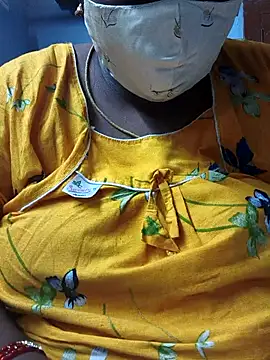 Snapshot of TAMIL_ELAKKIYA chatting on 11-19-25, 09:42 TAMIL ELAKKIYA online show from 11-19-25, 09:42