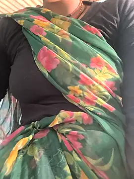 Snapshot of Cutyam chatting on 11-16-25, 09:15 Cutyam online show from 11-16-25, 09:15