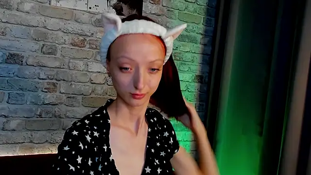 Daria J online show from 09-29-25, 04:06