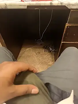 hotboy43339 online show from 11-19-25, 04:40