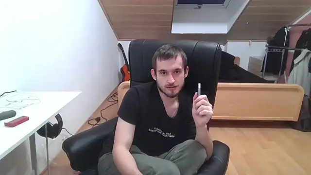 Snapshot of Bez3ybik chatting on 10-17-25, 10:45 Bez3ybik online show from 10-17-25, 10:45