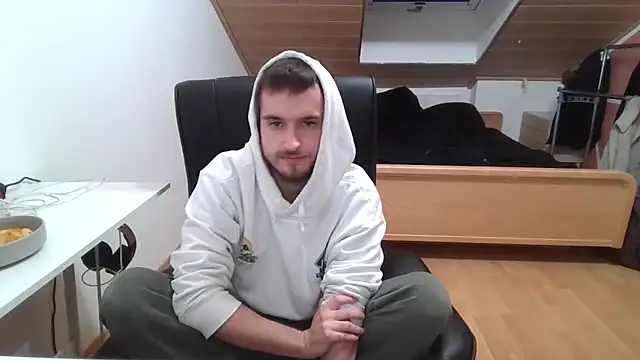 Snapshot of Bez3ybik chatting on 10-25-25, 10:48 Bez3ybik online show from 10-25-25, 10:48