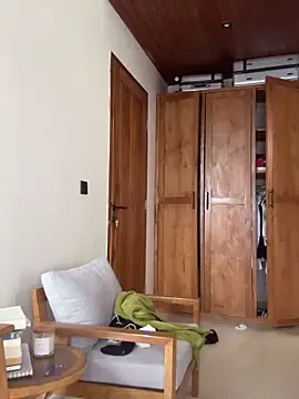 Snapshot of auriangel chatting on 02-05-26, 03:44 auriangel online show from 02-05-26, 03:44