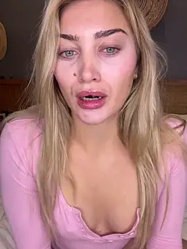 Snapshot of auriangel chatting on 03-02-26, 02:14 auriangel online show from 03-02-26, 02:14