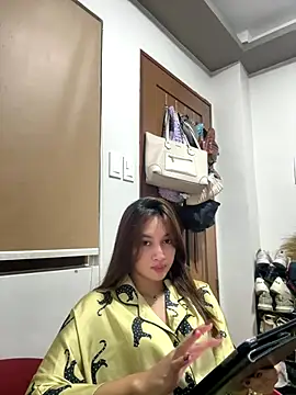 LanySylvia online show from 11-07-25, 04:07