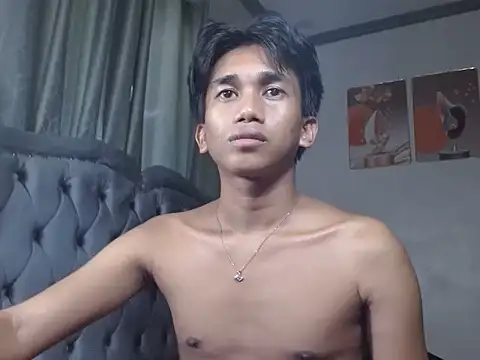 Snapshot of charlie0728 chatting on 09-10-25, 05:40 charlie0728 online show from 09-10-25, 05:40