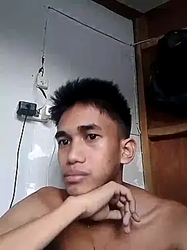 Snapshot of charlie0728 chatting on 09-26-25, 09:52 charlie0728 online show from 09-26-25, 09:52