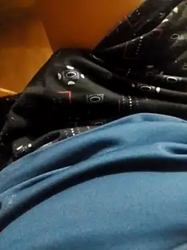 Snapshot of charlie0728 chatting on 10-01-25, 11:38 charlie0728 online show from 10-01-25, 11:38