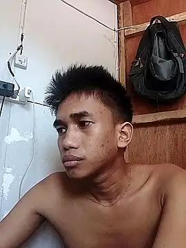 Snapshot of charlie0728 chatting on 10-05-25, 12:09 charlie0728 online show from 10-05-25, 12:09