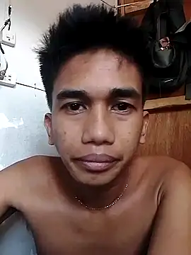 Snapshot of charlie0728 chatting on 10-05-25, 10:51 charlie0728 online show from 10-05-25, 10:51