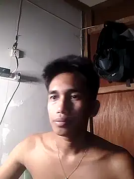 Snapshot of charlie0728 chatting on 10-09-25, 02:48 charlie0728 online show from 10-09-25, 02:48