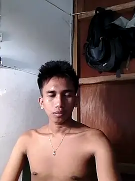 Snapshot of charlie0728 chatting on 10-10-25, 08:46 charlie0728 online show from 10-10-25, 08:46