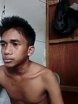 Snapshot of charlie0728 chatting on 10-11-25, 12:21 charlie0728 online show from 10-11-25, 12:21