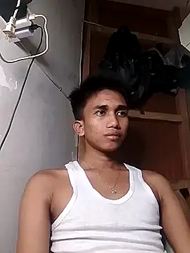 Snapshot of charlie0728 chatting on 10-12-25, 05:12 charlie0728 online show from 10-12-25, 05:12