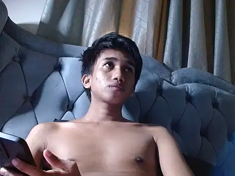 Snapshot of charlie0728 chatting on 12-04-25, 01:20 charlie0728 online show from 12-04-25, 01:20