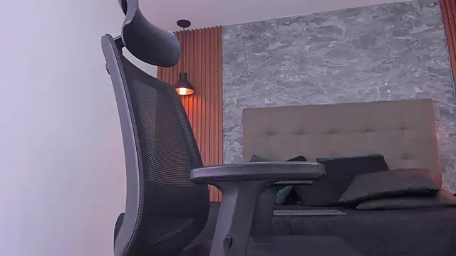 damian bull online show from 10-31-25, 03:24