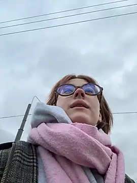 Only April online show from 11-10-25, 11:20