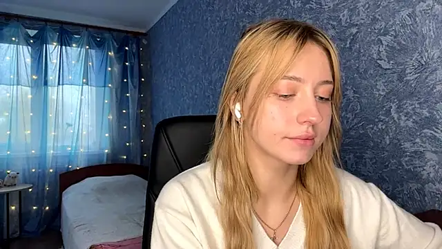 Jetta Corsacami online show from 10-09-25, 11:19