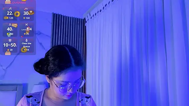 Snapshot of LunaRosse_ chatting on 09-22-25, 11:45 LunaRosse online show from 09-22-25, 11:45