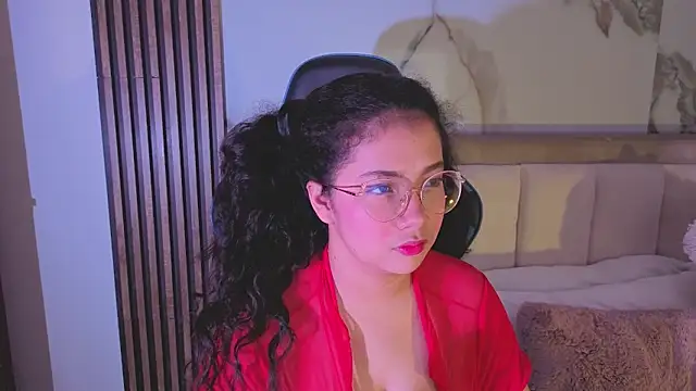 Snapshot of LunaRosse_ chatting on 10-07-25, 12:13 LunaRosse online show from 10-07-25, 12:13