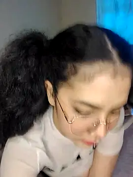 Snapshot of LunaRosse_ chatting on 10-22-25, 11:32 LunaRosse online show from 10-22-25, 11:32