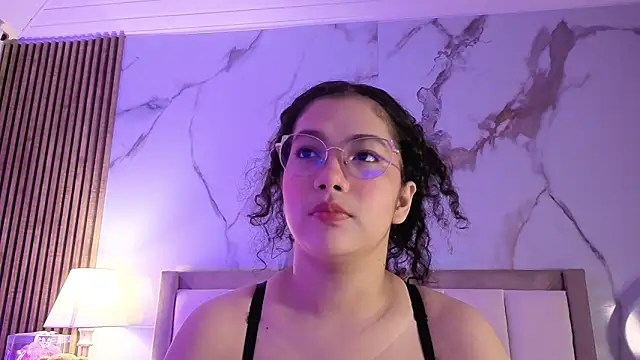 Snapshot of LunaRosse_ chatting on 11-10-25, 12:04 LunaRosse online show from 11-10-25, 12:04