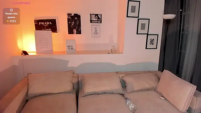 Laureen se online show from 10-08-25, 03:48