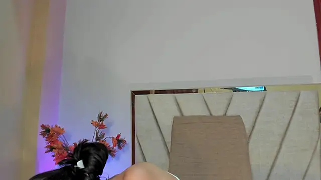 IvyJhons online show from 11-26-25, 11:44