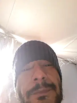 Snapshot of MassedParidae chatting on 02-26-26, 04:50 MassedParidae online show from 02-26-26, 04:50