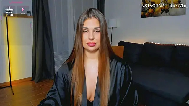 Cutie Lui online show from 11-18-25, 02:54