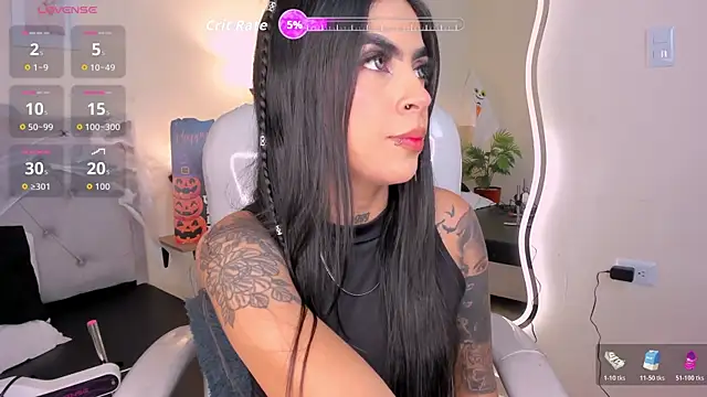 Snapshot of HannaColleman chatting on 10-28-25, 08:22 HannaColleman online show from 10-28-25, 08:22